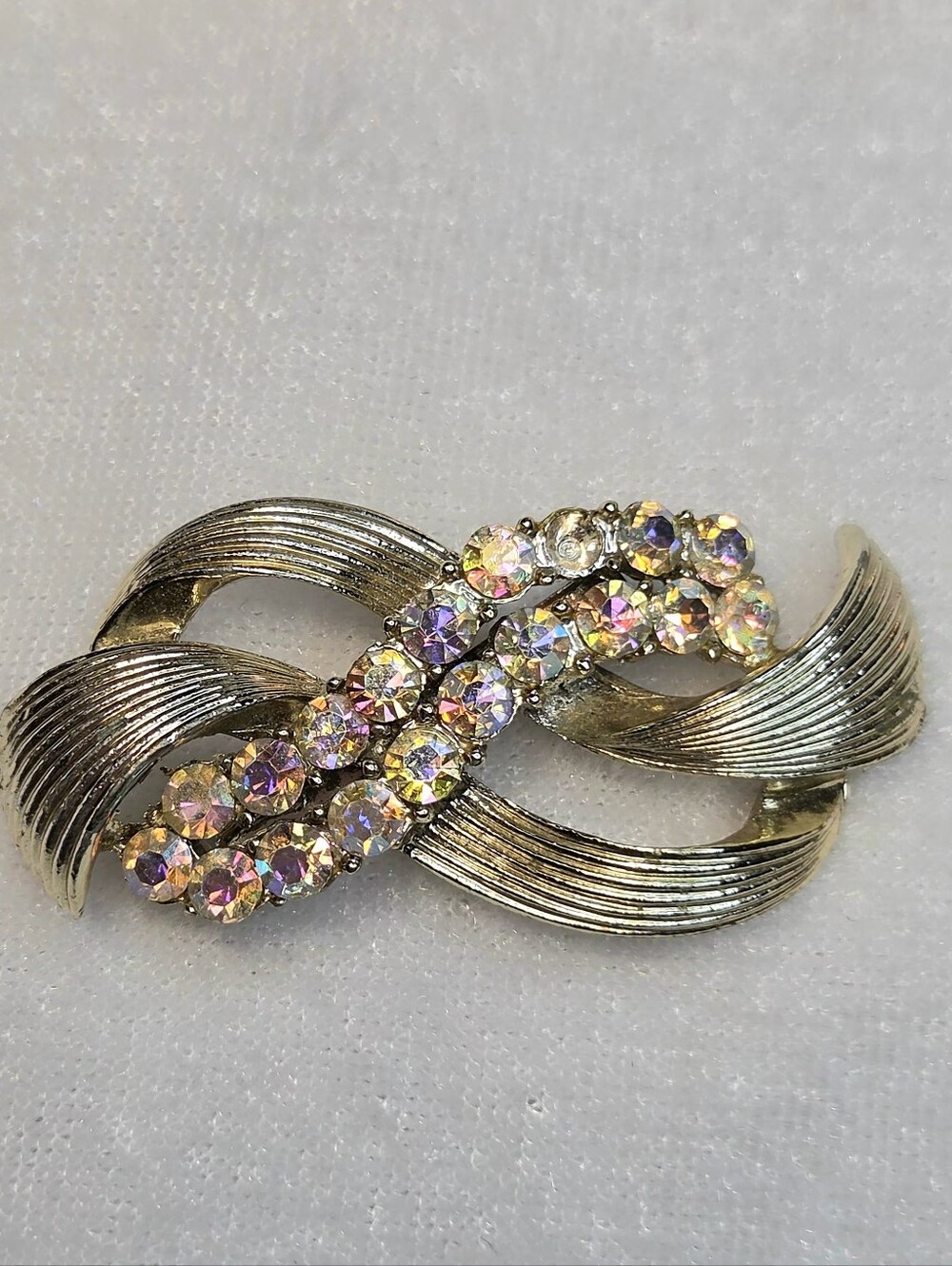 Vintage AB Rhinestone Ribbon Motif Wave Brooch / Pin